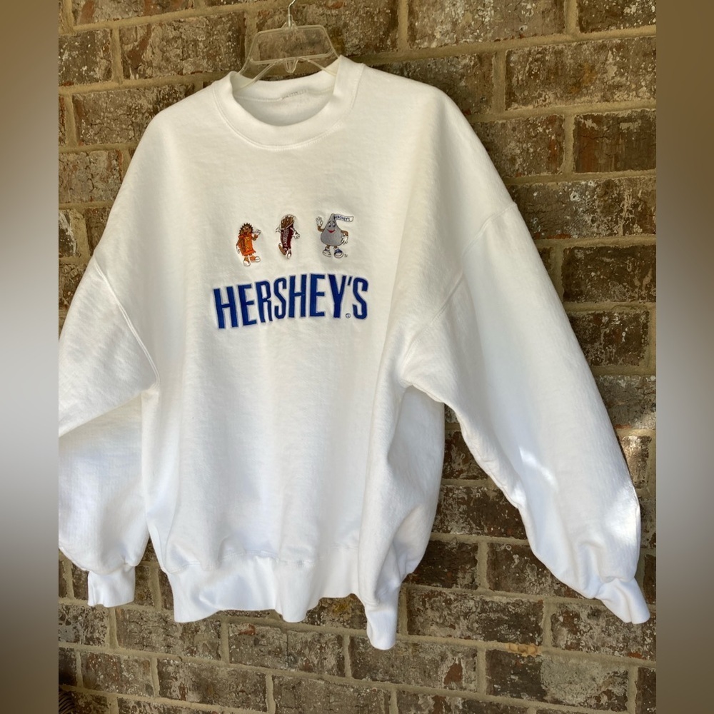 Vintage Hershey's White Sweatshirt with Multicolor Characters